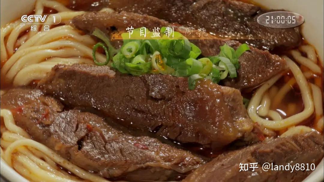 趁老公出去打工，和我勾搭在一起剧照3